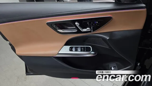 Mercedes-Benz E-Class — Фото автомобиля 20