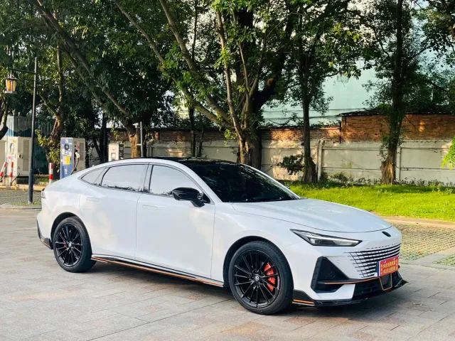 Changan Changan UNI-V 2022 1.5T Sport Edition — Фото автомобиля 3