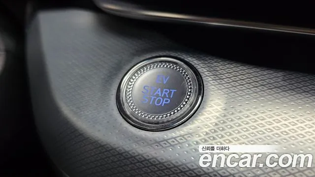 Genesis G80 Electrified G80 (RG3) — Фото автомобиля 17