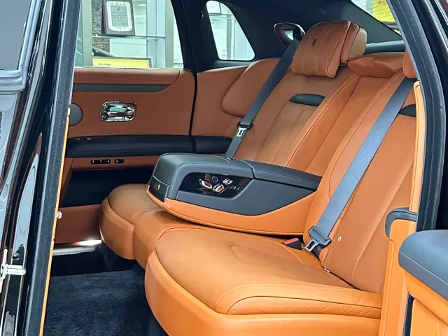 Rolls-Royce Ghost — Фото автомобиля 9