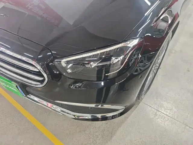 Mercedes-Benz E-Class — Фото автомобиля 23
