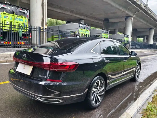Volkswagen Passat — Фото автомобиля 6