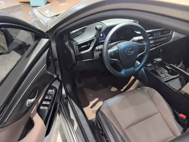 Lexus ES — Фото автомобиля 15