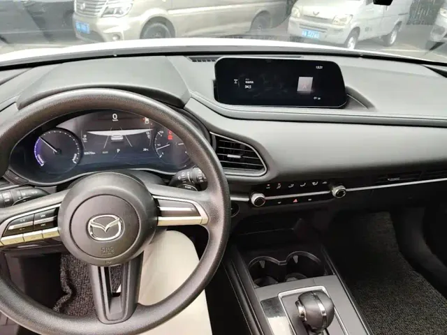 Mazda CX-30 EV — Фото автомобиля 9