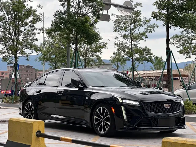 Cadillac CT5 — Фото автомобиля 3