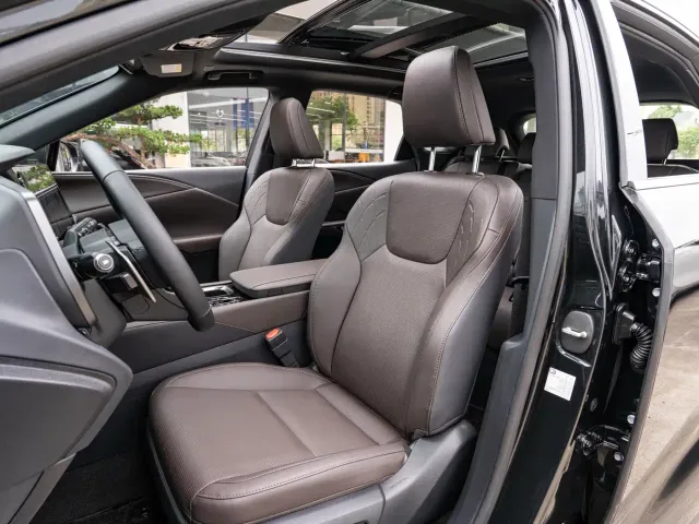 Lexus RX — Фото автомобиля 11