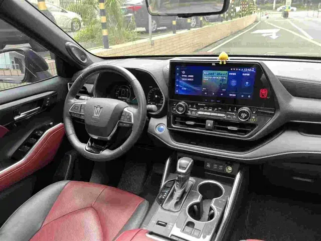 Toyota Crown Kluger — Фото автомобиля 8