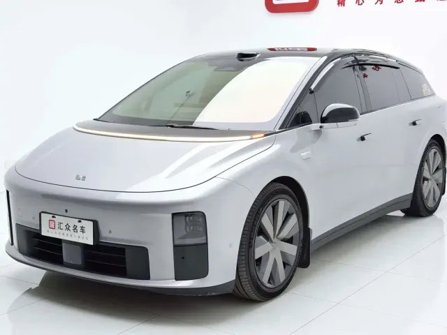 Li Auto i6 — Фото автомобиля 4