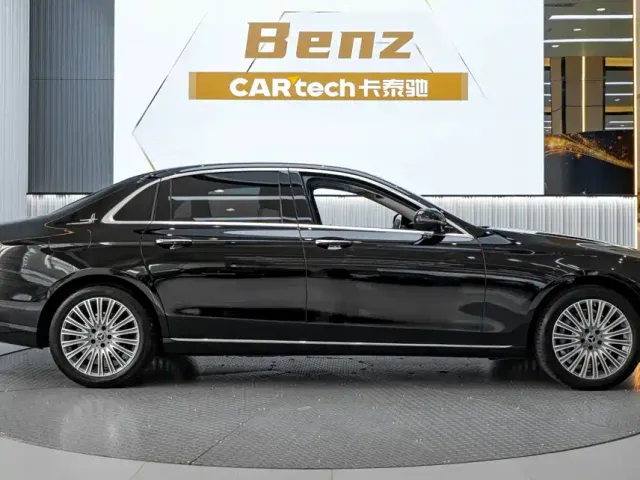 Mercedes-Benz E-Class — Фото автомобиля 4