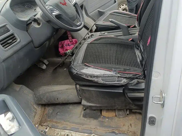 Wuling Motors Wuling Yangguang 2024 300km Comfort Passenger Version 60kW — Фото автомобиля 9