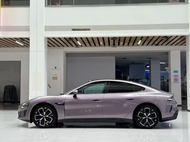 Xiaomi SU7 — Фото автомобиля 8