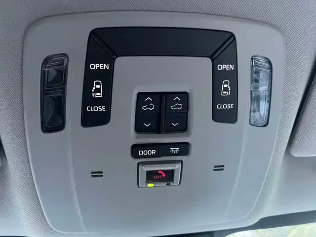 Toyota Sienna — Фото автомобиля 16