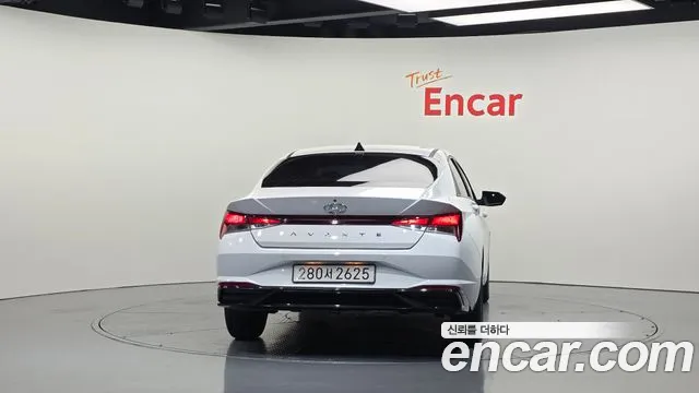 Hyundai AVANTE Avante (CN7) — Фото автомобиля 4
