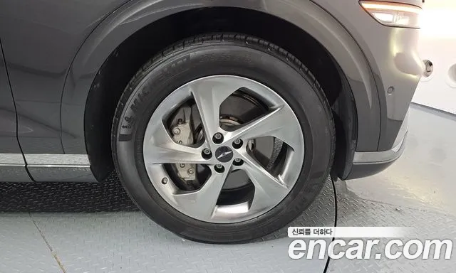 Genesis GV70 — Фото автомобиля 6