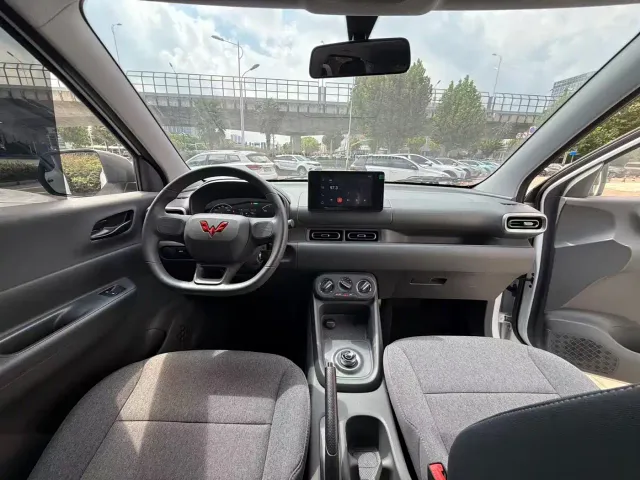 Wuling Hongguang — Фото автомобиля 6