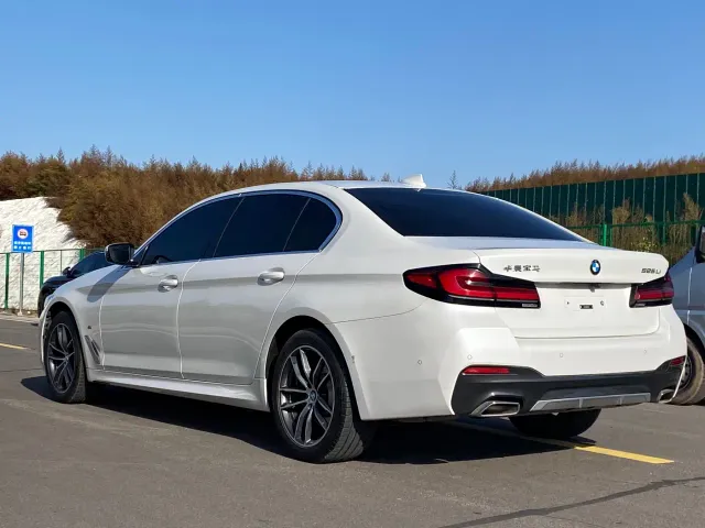 BMW 5 Series — Фото автомобиля 7