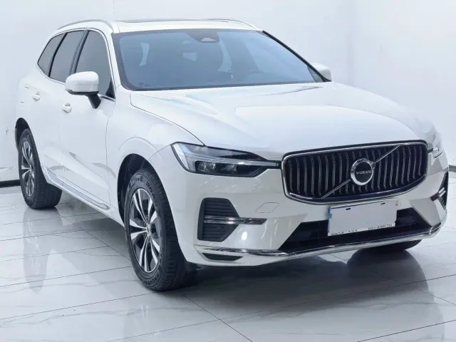 Volvo XC60 — Фото автомобиля 3