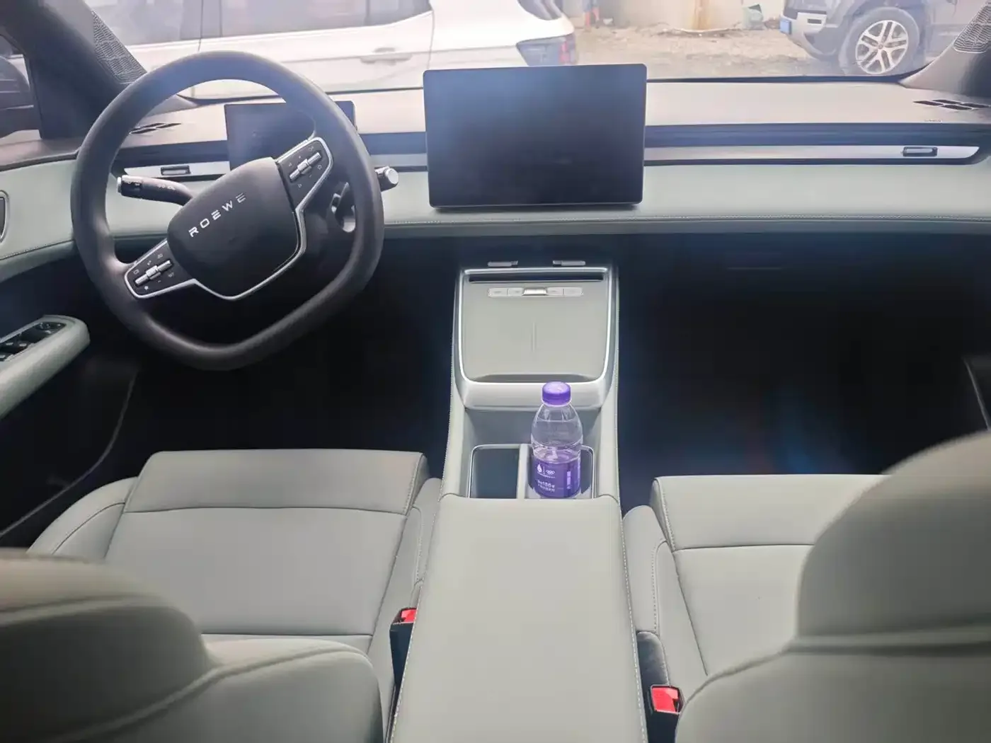 Roewe Roewe D6 2025 Model 450km Premium Edition — Фото автомобиля 11