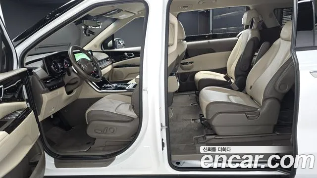 Kia Carnival Generation 4 — Фото автомобиля 11