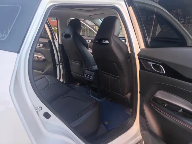 Changan Z6 — Фото автомобиля 10