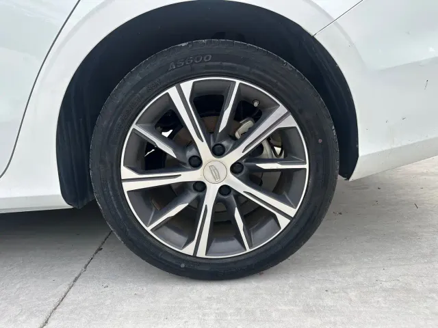 Geely Emgrand — Фото автомобиля 18