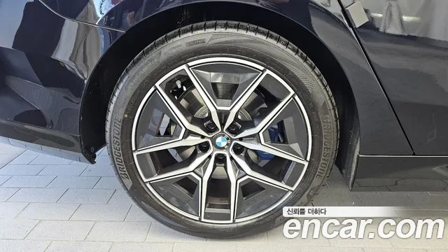 BMW 5 Series G60 — Фото автомобиля 5