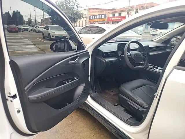Wuling E5 — Фото автомобиля 15