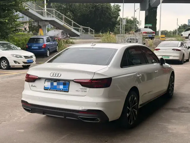 Audi A4L — Фото автомобиля 6