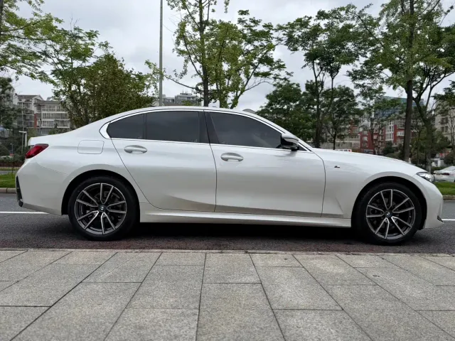 BMW 3 Series — Фото автомобиля 8