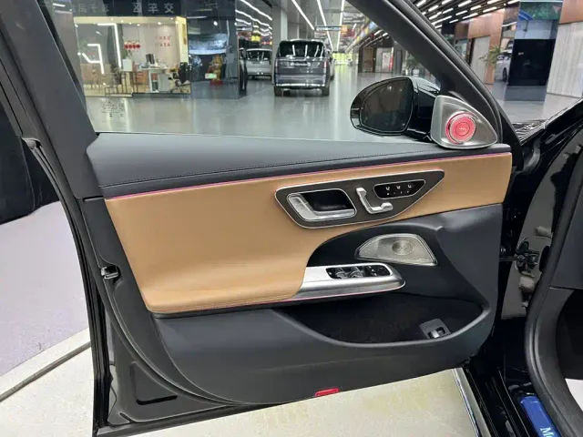 Mercedes-Benz E-Class — Фото автомобиля 14