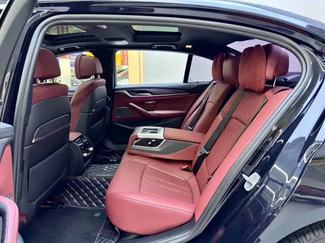 BMW 5 Series — Фото автомобиля 8