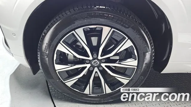 Вольво XC60 — Фото автомобиля 4