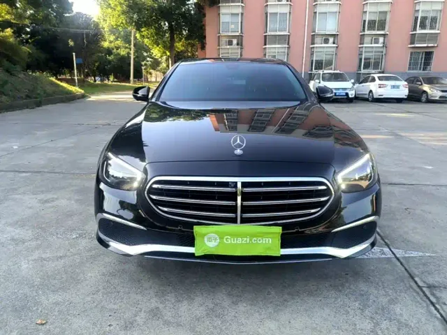 Mercedes-Benz E-Class — Фото автомобиля 2