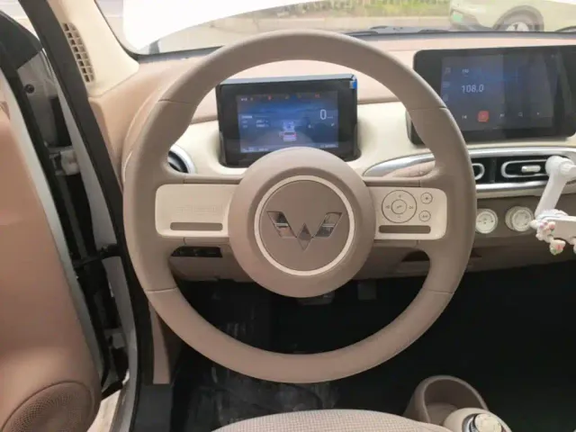 Wuling Hongguang Mini EV — Фото автомобиля 10