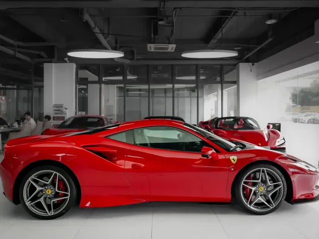 Ferrari F8 — Фото автомобиля 7
