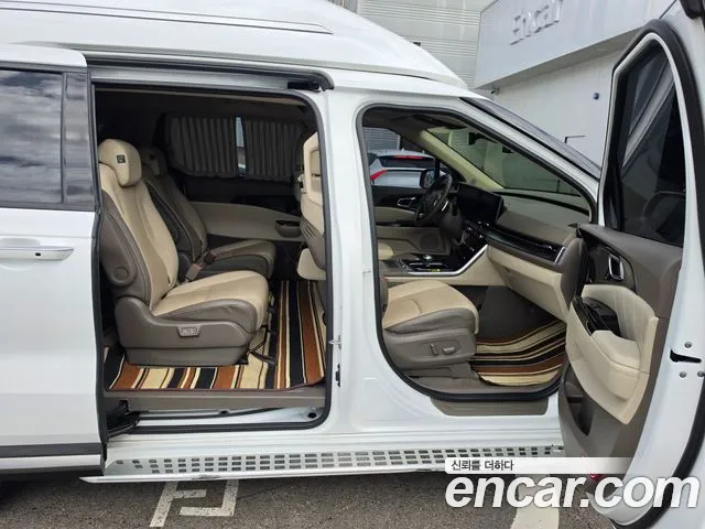 Kia Carnival Generation 4 — Фото автомобиля 16