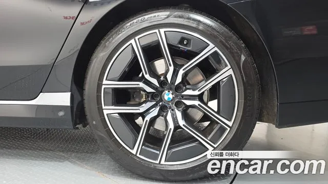 BMW 7 Series G70 — Фото автомобиля 6