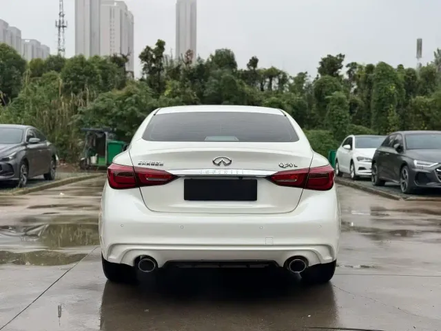 Infiniti Q50L — Фото автомобиля 5