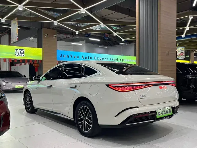 BYD Seal 07 DM-i — Фото автомобиля 7