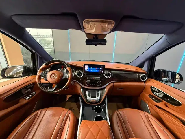 Mercedes-Benz Vito 2021 2.0T Elite 7-Seater — Фото автомобиля 9