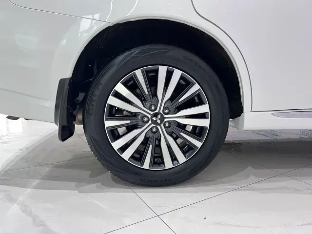 Mitsubishi Outlander — Фото автомобиля 17