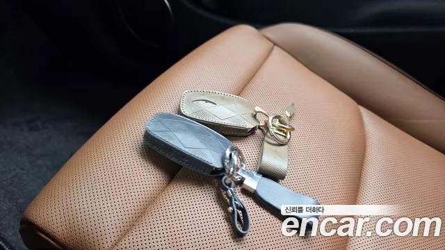 Genesis GV70 — Фото автомобиля 28