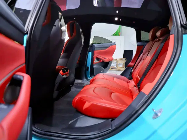 Xiaomi SU7 — Фото автомобиля 13