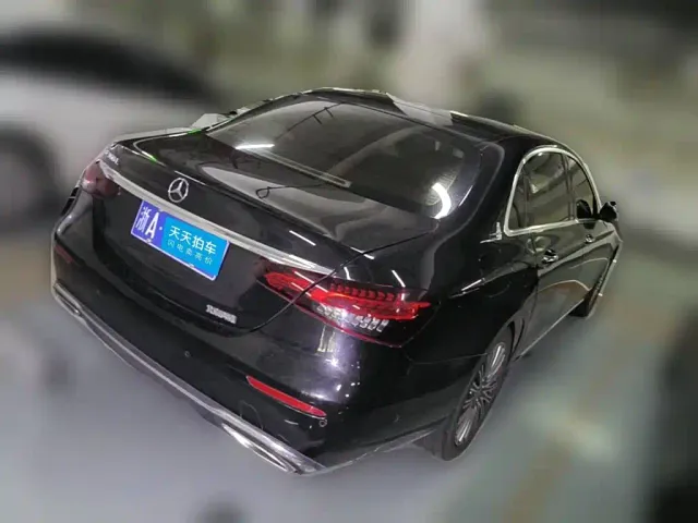 Mercedes-Benz E-Class — Фото автомобиля 5