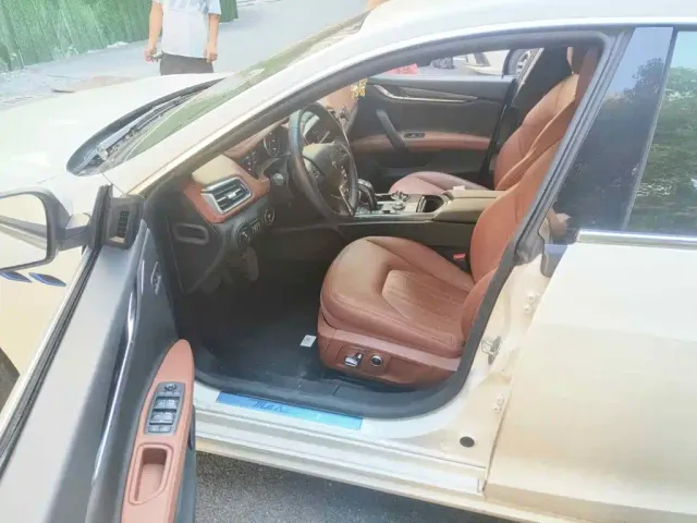 Maserati Ghibli — Фото автомобиля 8
