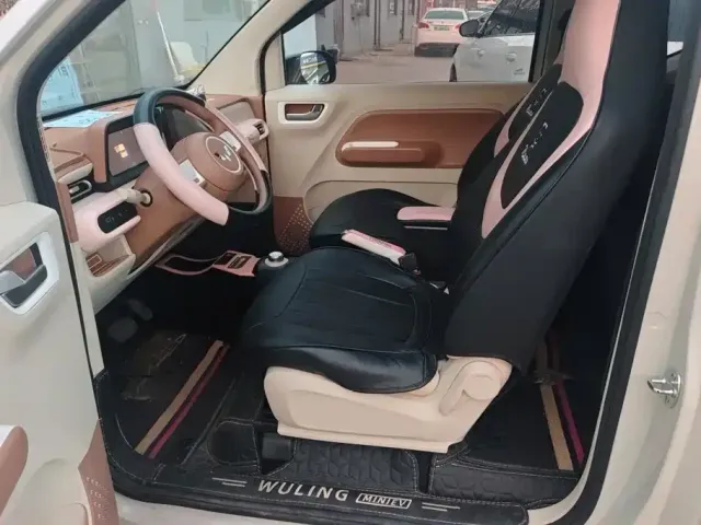 Wuling Hongguang Mini EV — Фото автомобиля 11