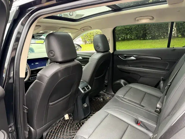 Buick Envision Plus — Фото автомобиля 11