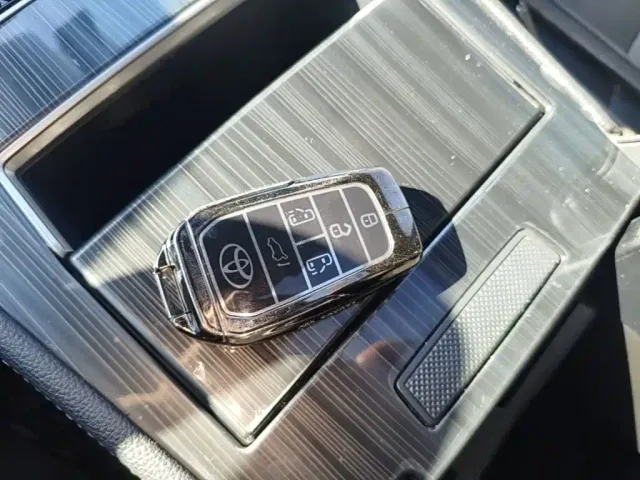 Toyota Sienna — Фото автомобиля 8