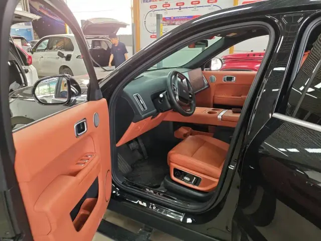 Li Auto L9 — Фото автомобиля 5
