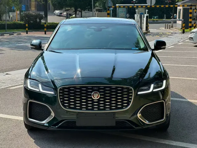 Jaguar XFL — Фото автомобиля 2